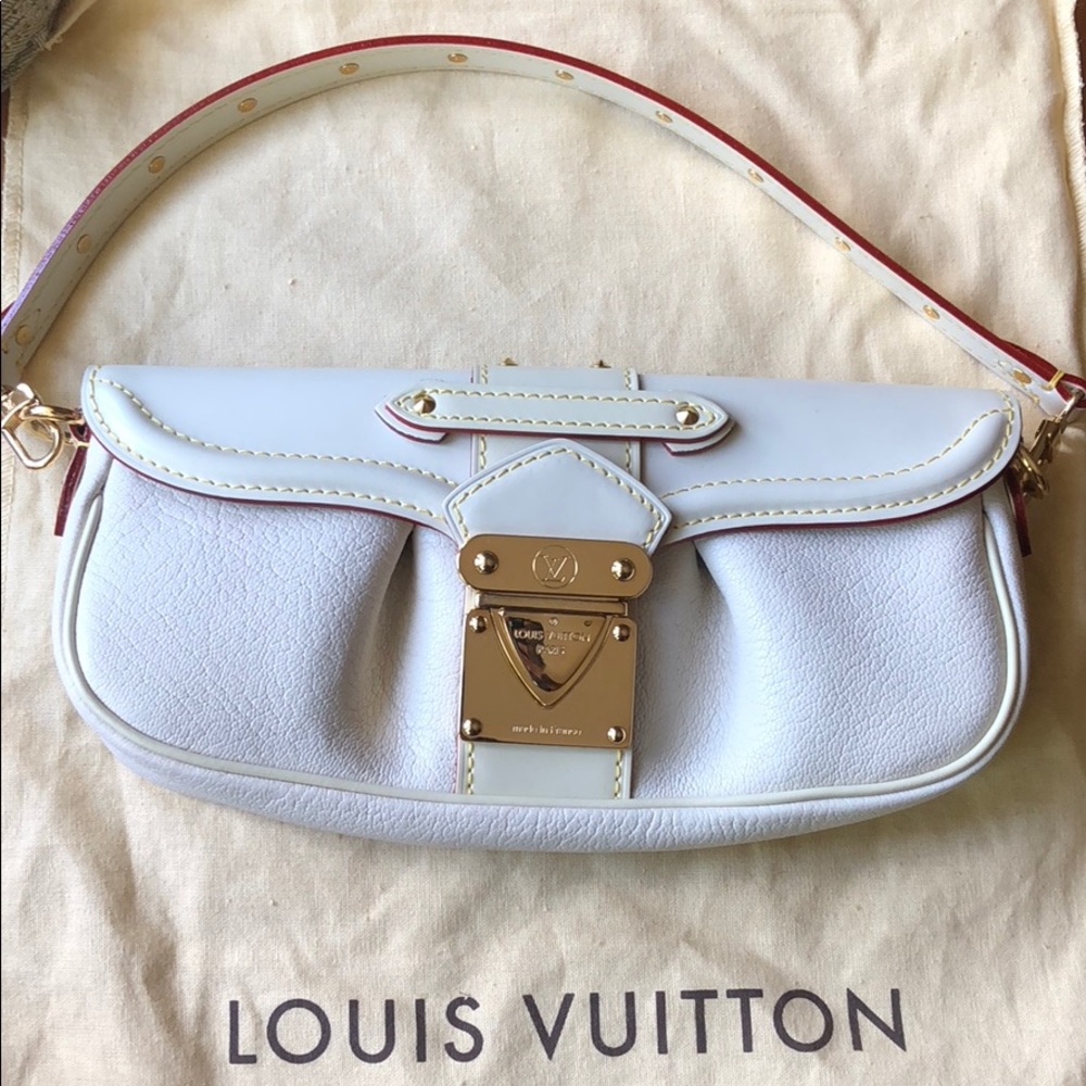 Louis Vuitton Leather clutch